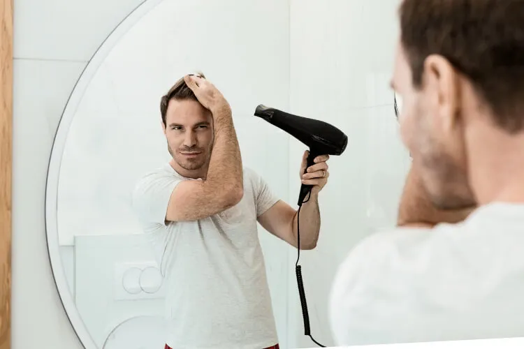 Erkeklerde Yağlı Saç Problemi Nasıl Önlenir? -3 - Saç Bakım Güzellik