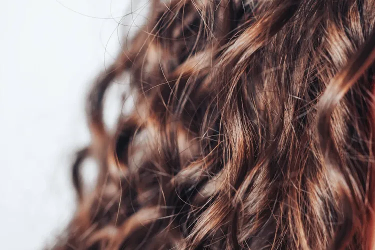 Saçı Kıvırcık Yapma: Evde Kolay ve Pratik Yöntemler-5 - Saç Bakım Güzellik