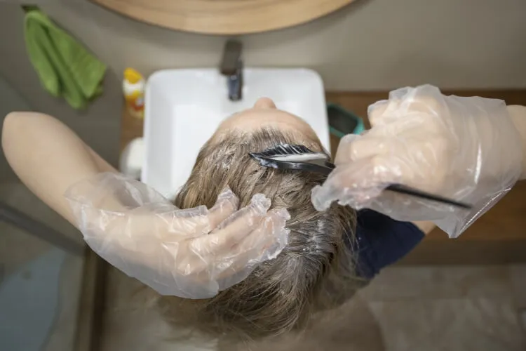 Evde 6 Adımda Saç Boyama: Etkili Saç Boyama Teknikleri -3 - Saç Bakım Güzellik