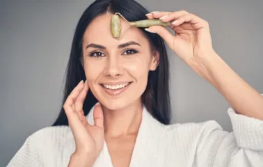 Jade Roller Nedir, Nasıl Kullanılır, Ne işe Yarar? - Saç Bakım Güzellik