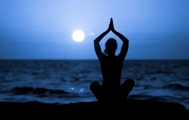 Yoga Pratiğinizi Ayın Evrelerine Göre Düzenleyin - Saç Bakım Güzellik