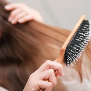 Dolaşık Saçlarınızı Açarken Onlara Zarar Vermeyin - Saç Bakım Güzellik