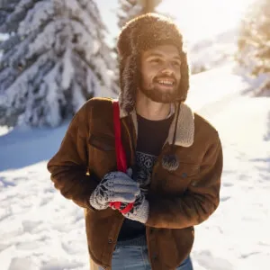 Aksesuarın Gücü: Erkeklere Özel Kışlık Şapka Rehberi - Saç Bakım Güzellik
