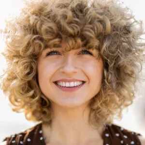 Kıvırcık Saçlılar İçin 5 Yaygın Bakım Hatası - Saç Bakım Güzellik