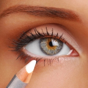 Beyaz Göz Kalemi ile Makyaj Teknikleri - Saç Bakım Güzellik
